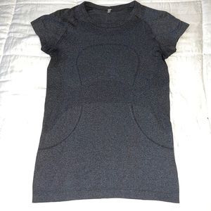 Lululemon tee